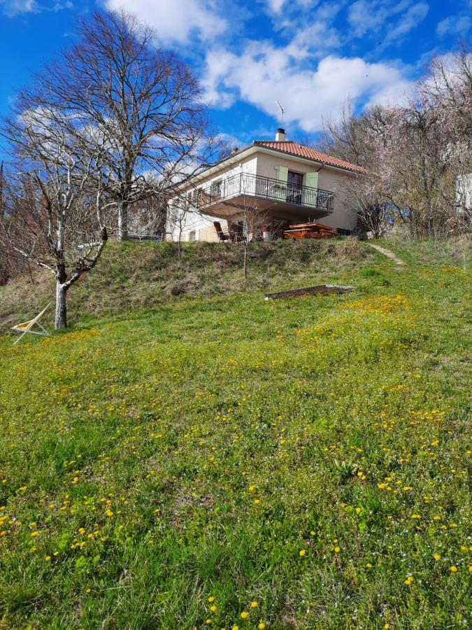 Les Coteaux De Planeze, Chambre Pour 2, 3 Ou Famille Nombreuse 2 Adultes 5 Enfants Et Jeunes Belmont-Bretenoux Exterior foto
